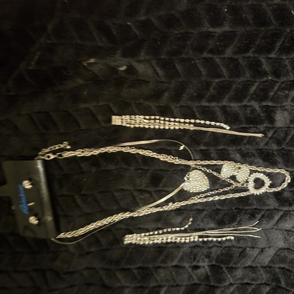 Silver Rhinestone Jewelry Set - Picture 2 of 5